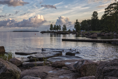 Isokoskelot mansikkalahdessa